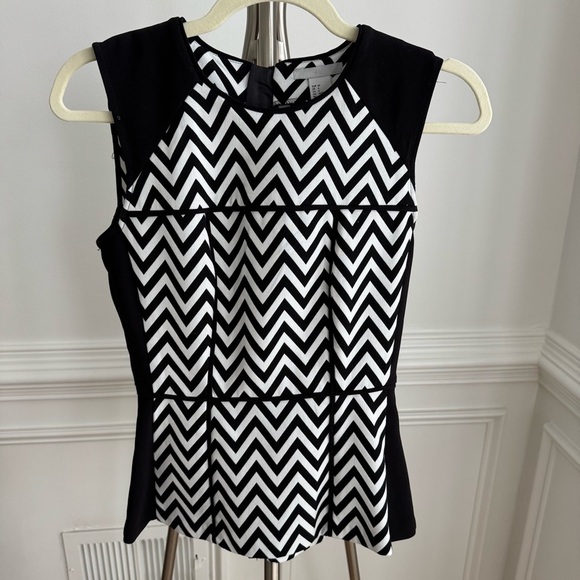 H&M Black and White Chevron Design Top and Skirt Set size 4-6 - Picture 2 of 15